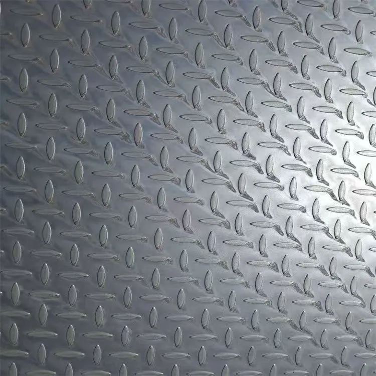 செக்கர்டு ஸ்டீல் பிளேட்
